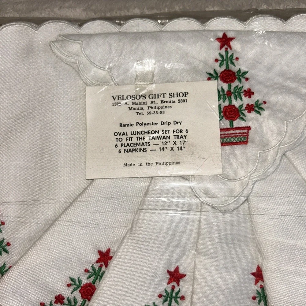 Set of 6 Vintage Christmas Embroidered - 6 Placemats 6 Napkins